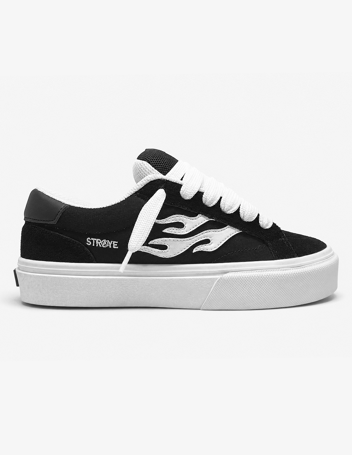 Straye Logan Puff | Zapatilla negra con detalles blancos